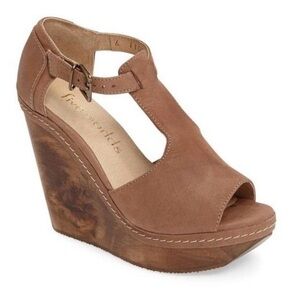 Five Worlds T Strap Brown Wedge Sandals 9.5 Brand New with out box Cordani